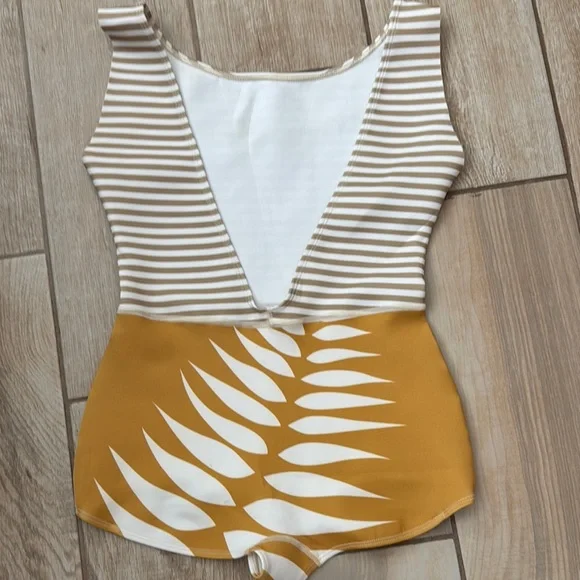 Sees Lido size medium Striped and Leaf Patterned Swimsuit - Picture 2 of 2